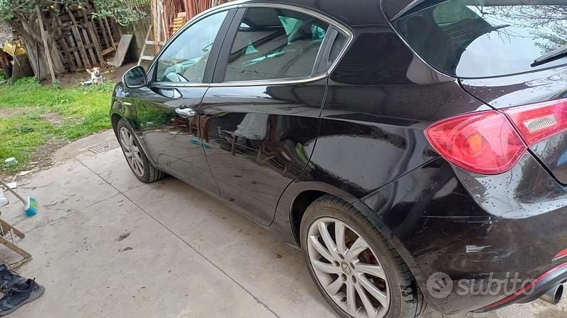 Usata Alfa Romeo Giulietta 105 CV (77 kW) 2017 Nero Utilitaria