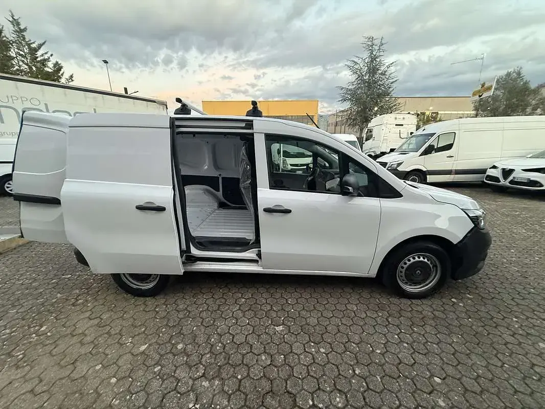Usata Renault Kangoo 95 CV (69 kW) 2023 Bianco Furgone