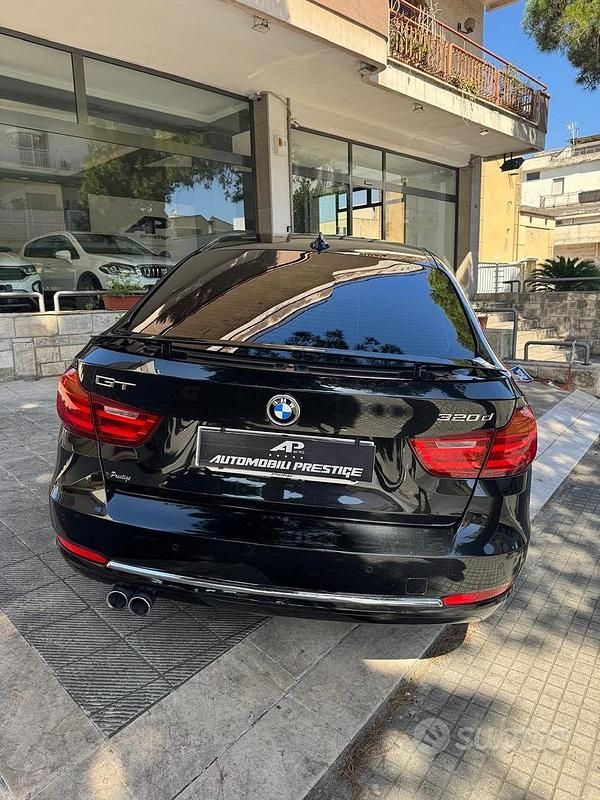 Usata BMW 318 Luxury Line 190 CV (139 kW) 2016 Nero Berlina