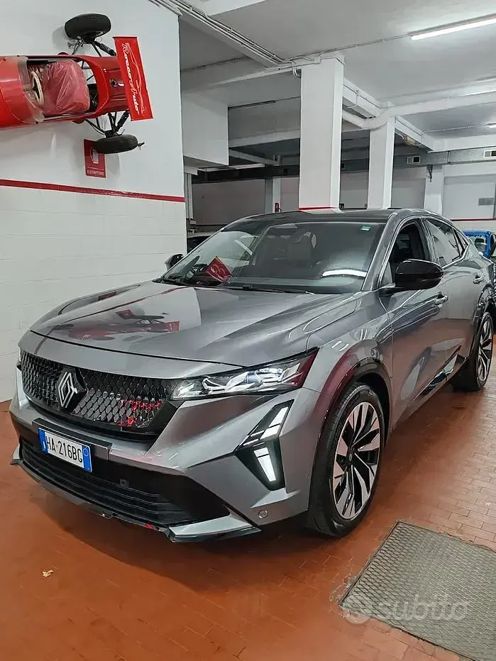 Usata Renault Rafale Techno 131 CV (96 kW) 2025 Grigio SUV
