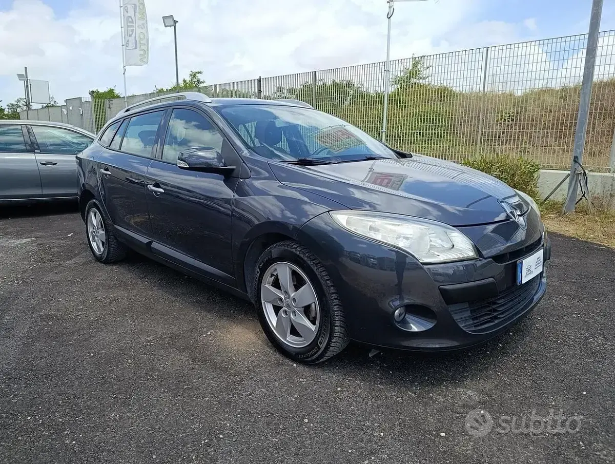 Usata Renault Mégane GrandTour Dynamique 110 CV (80 kW) 2010 Nero Station wagon