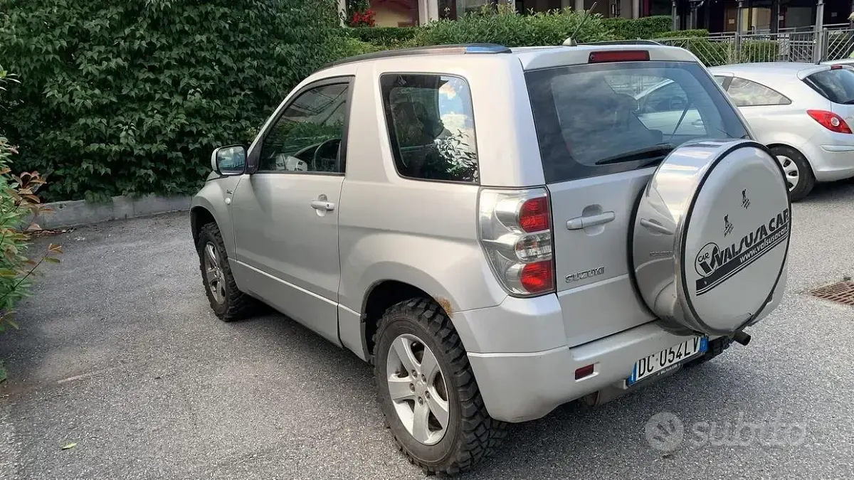 Usata Suzuki Vitara 129 CV (94 kW) 2006 Grigio SUV
