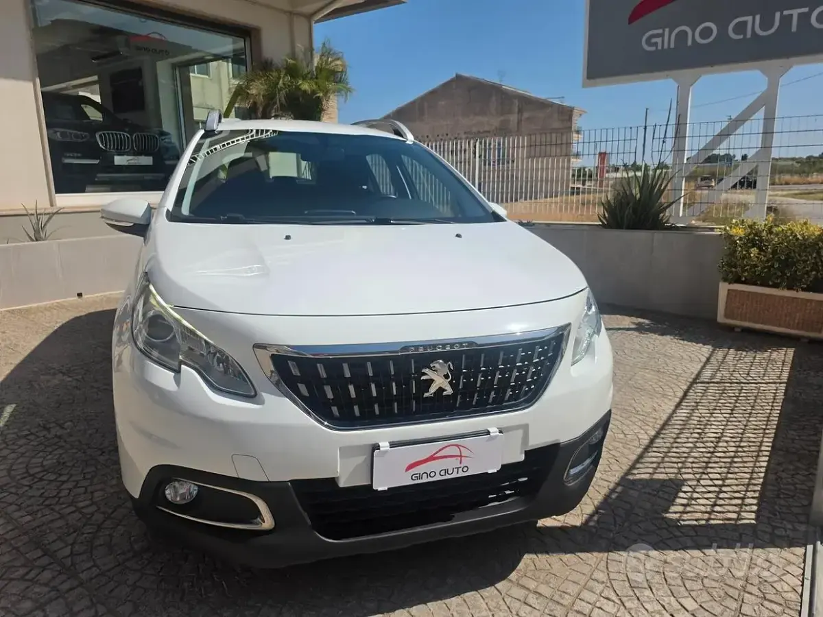 Usata Peugeot 2008 Active 99 CV (72 kW) 2016 Bianco SUV