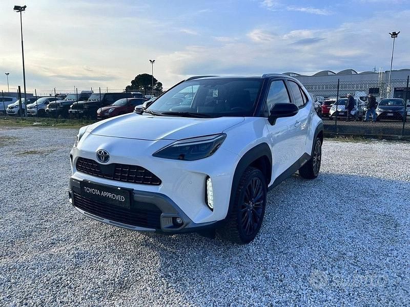 Usata Toyota Yaris Cross 116 CV (85 kW) 2021 Bianco SUV