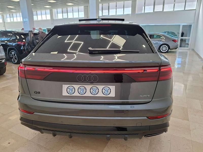 Nuova Audi Q8 S-Line 286 CV (210 kW) 2025 Grigio daytona perla SUV