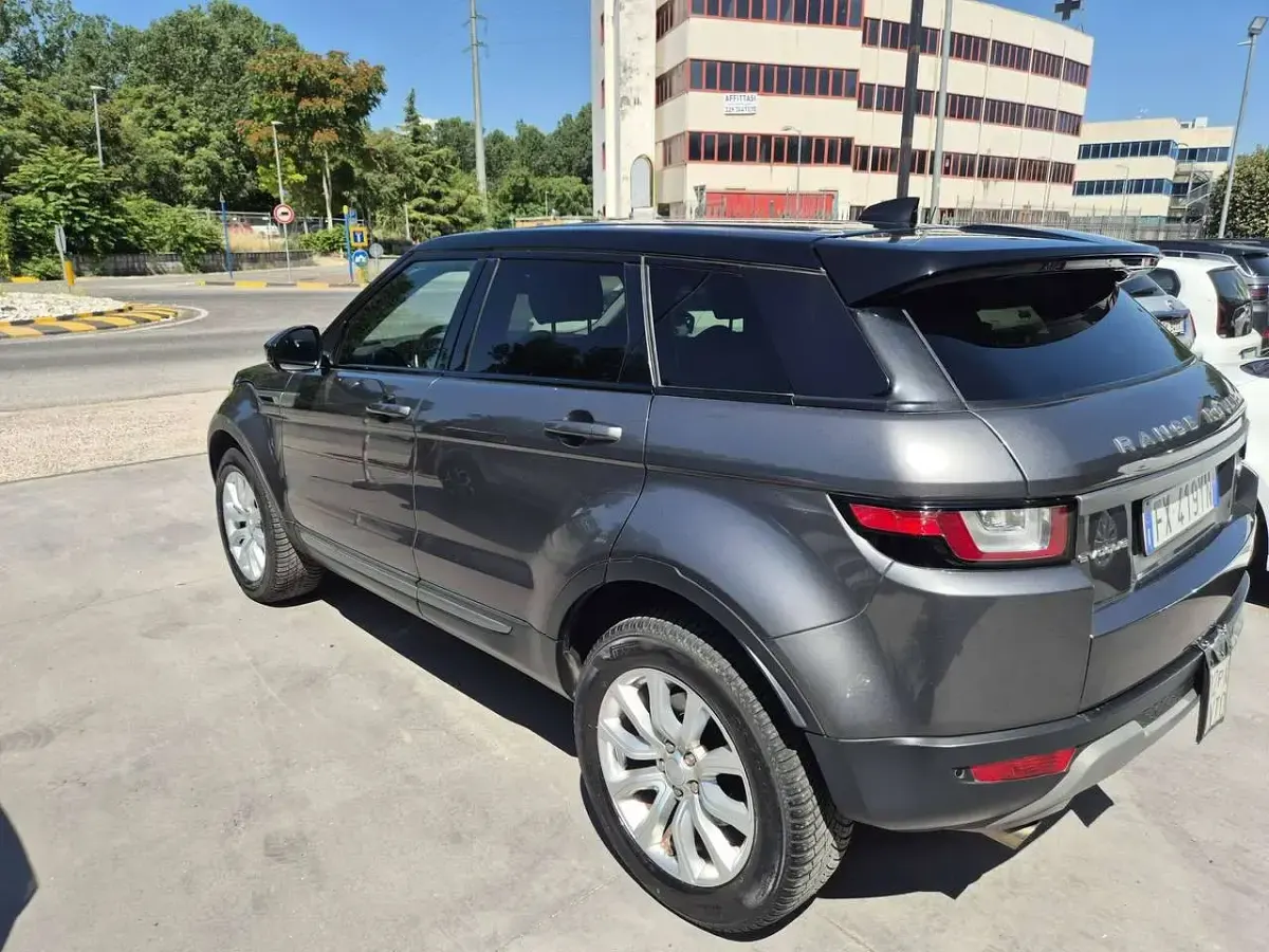 Usata Land Rover Range Rover evoque SE 150 CV (110 kW) 2019 Grigio SUV