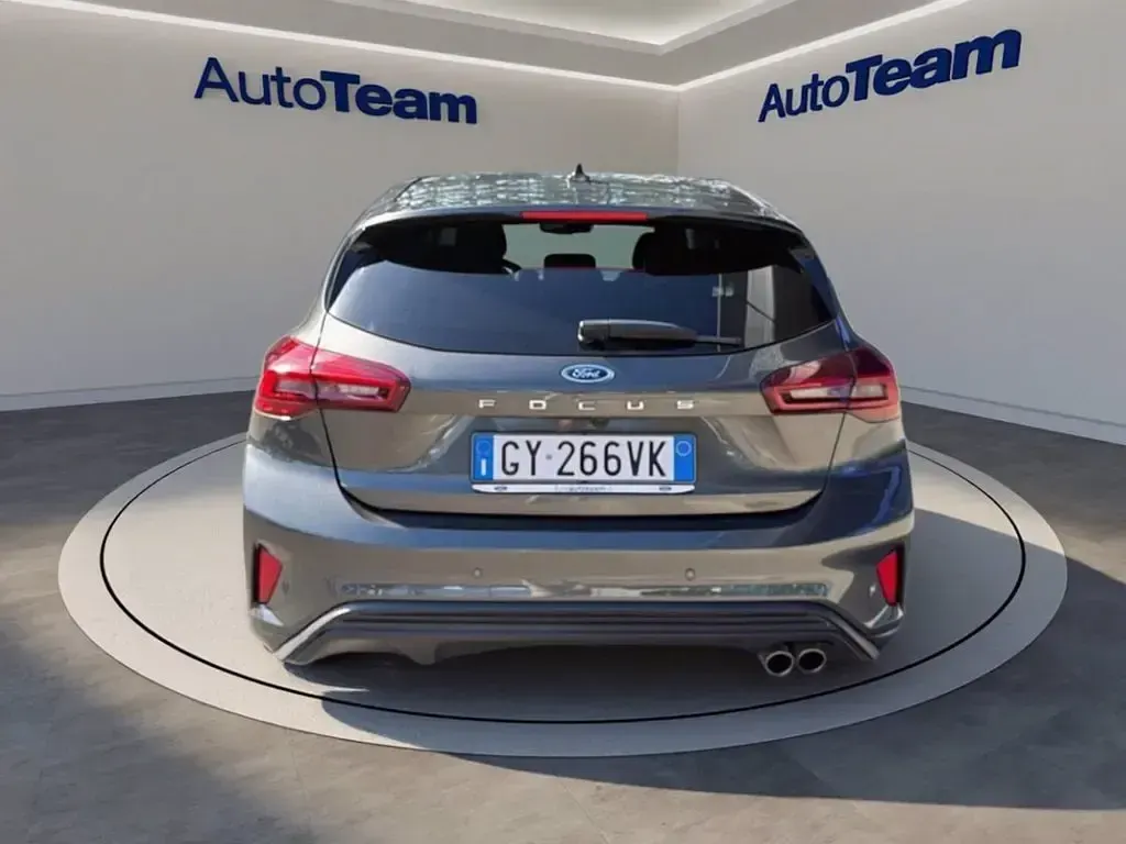 Usata Ford Focus ST-Line 116 CV (85 kW) 2025 Magnetic grey Berlina