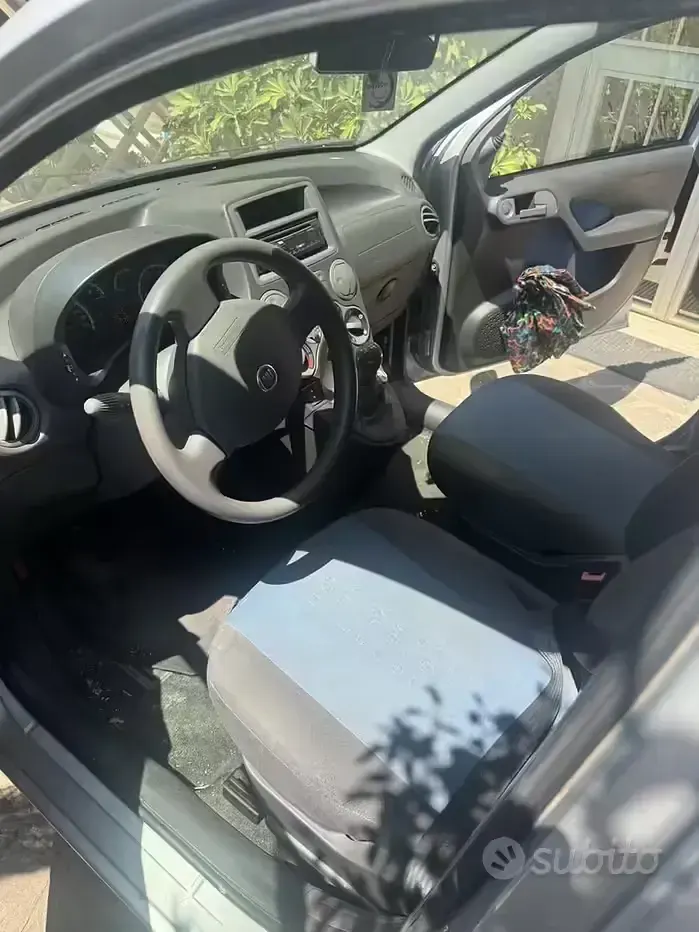 Usata Fiat Panda 69 CV (50 kW) 2010 Grigio Utilitaria