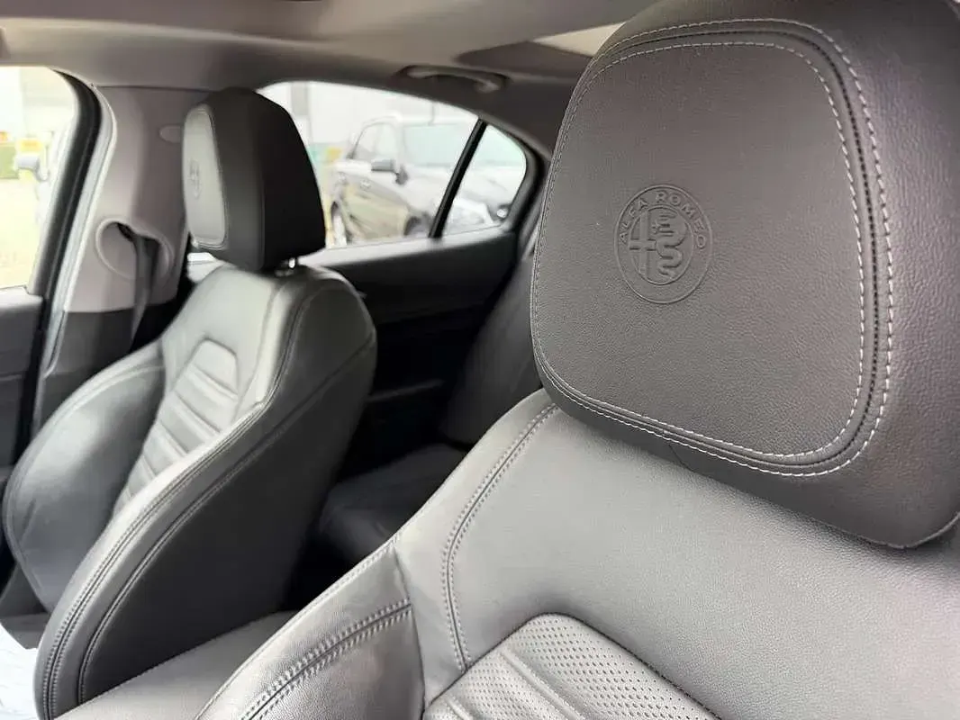 Usata Alfa Romeo Giulia Veloce 211 CV (155 kW) 2021 Grigio Berlina