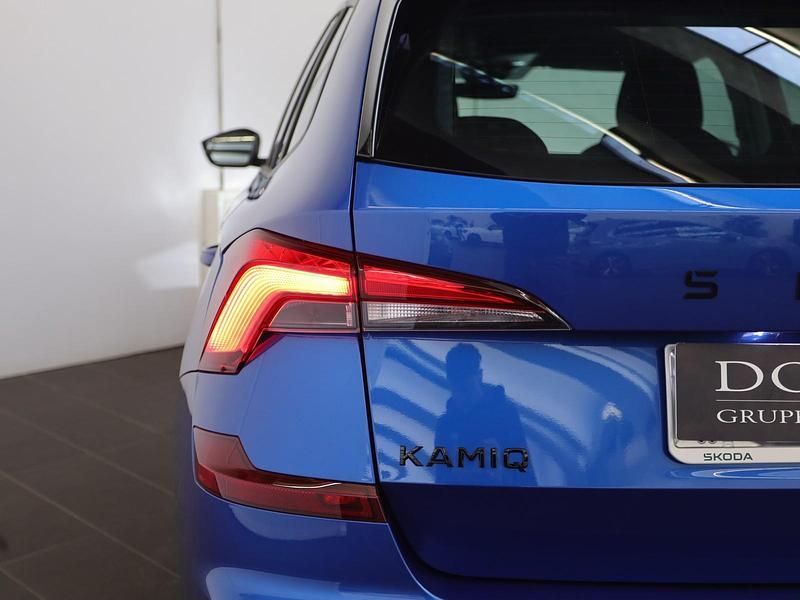 Nuova Skoda Kamiq Style 115 CV (84 kW) 2025 Blu race metallizzato nero tulipano perl SUV