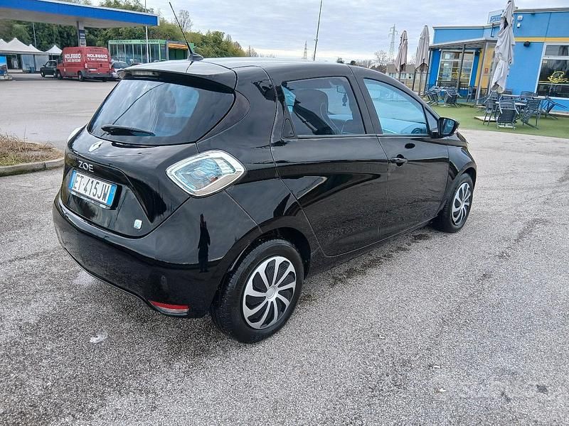 Begagnad Renault Zoe 42 kW (58 HK) 2014 Svart Halvkombi
