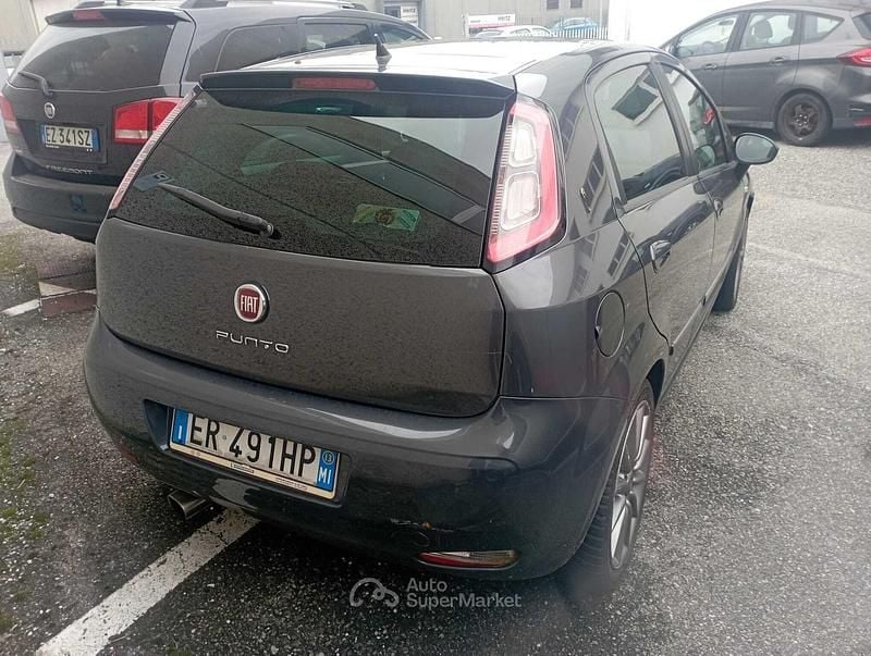 Usata Fiat Punto 75 CV (55 kW) 2013 Nero Berlina