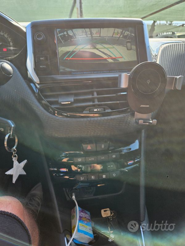 Usata Peugeot 208 82 CV (60 kW) 2017 Nero Utilitaria