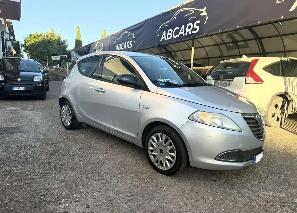 Usata Lancia Ypsilon Gold 95 CV (69 kW) 2012 Other Utilitaria