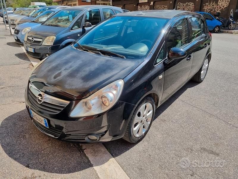 Nero Usata 2008 Opel Corsa Cosmo Tre volumi | 2300 € (Ottimo prezzo) - Immagine 1/4