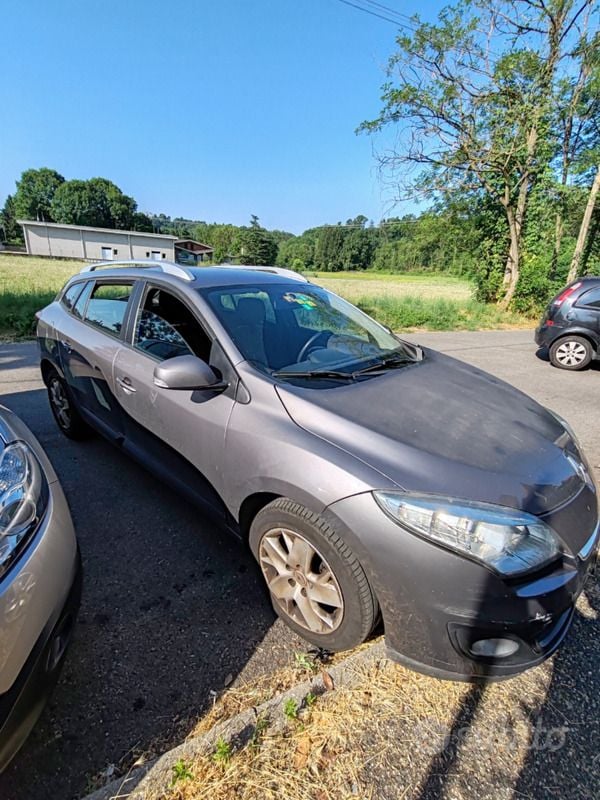 Usata Renault Mégane III 110 CV (80 kW) 2013 Grigio Station wagon