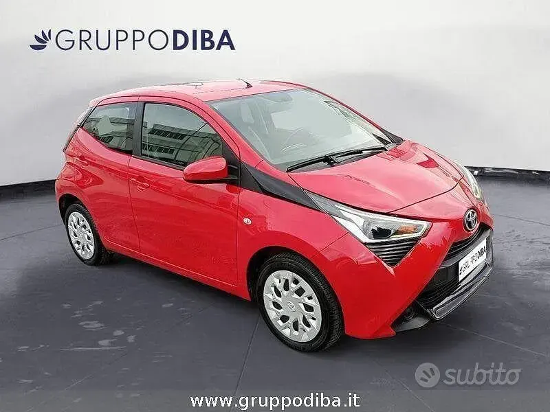 Usata Toyota Aygo Cool 72 CV (52 kW) 2019 Rosso Utilitaria