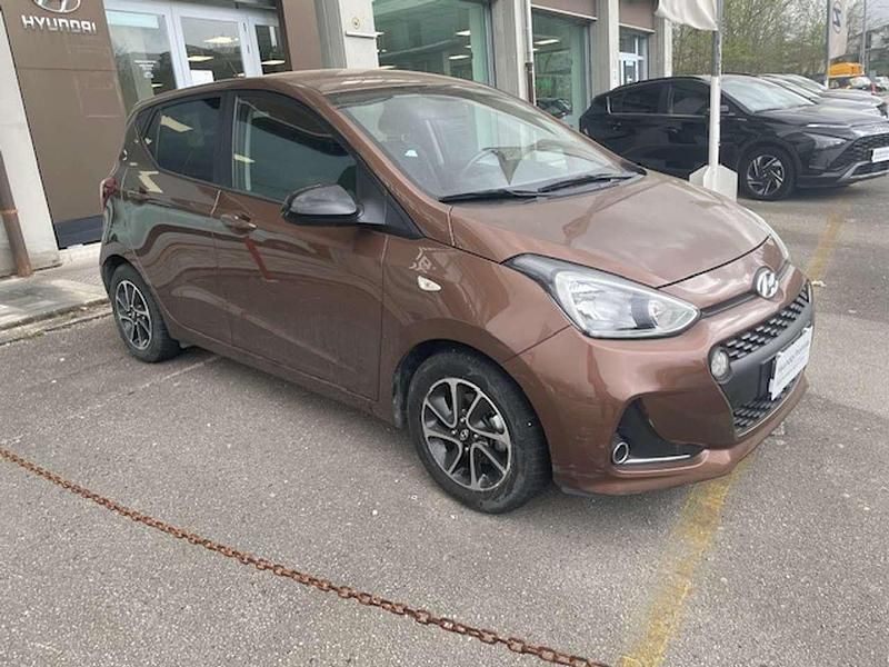 Usata Hyundai i10 67 CV (49 kW) 2019 Marrone Utilitaria