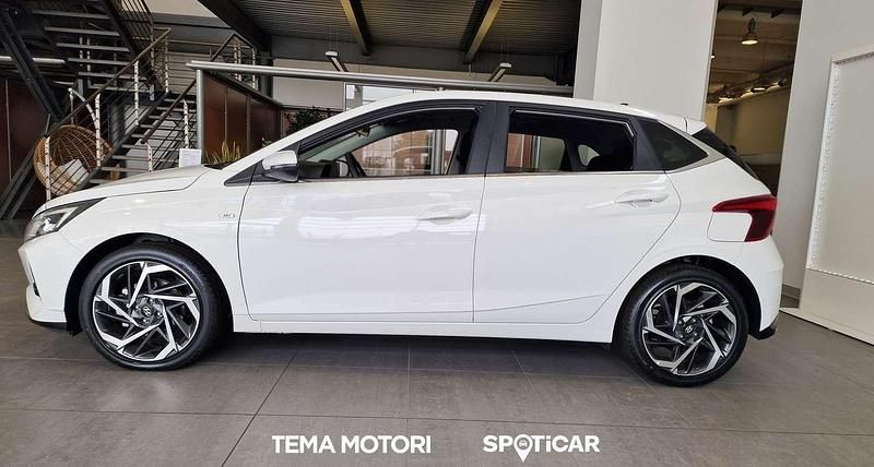 Usata Hyundai i20 101 CV (74 kW) 2023 Atlaswhite Monovolume