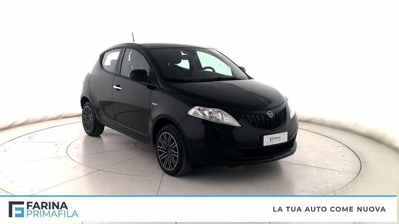 Usata Lancia Ypsilon Gold 69 CV (50 kW) 2024 Nero Utilitaria