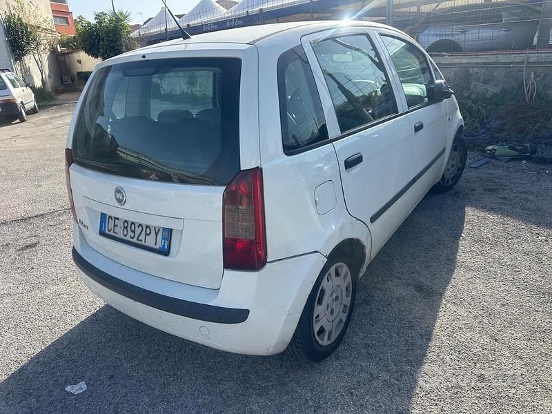 Usata Fiat Idea Active 95 CV (69 kW) 2004 Bianco Monovolume