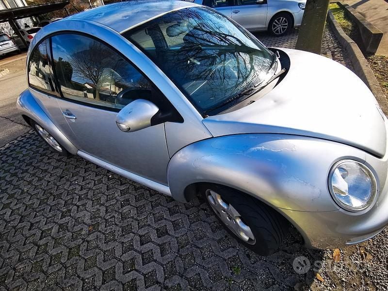 Usata VW Beetle 101 CV (74 kW) 2002 Grigio Berlina