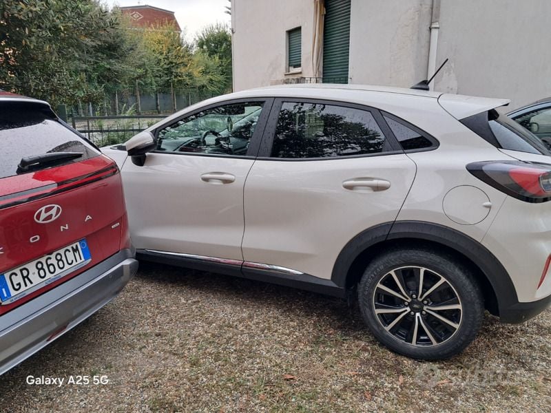 Usata Ford Puma 90 CV (66 kW) 2021 Grigio Berlina