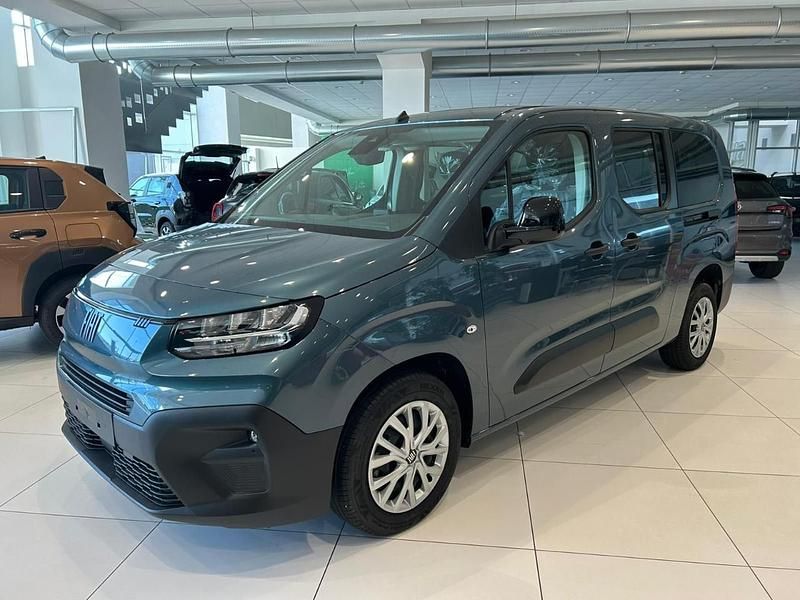 Nuova Fiat Doblò 131 CV (96 kW) 2025 Blu Monovolume