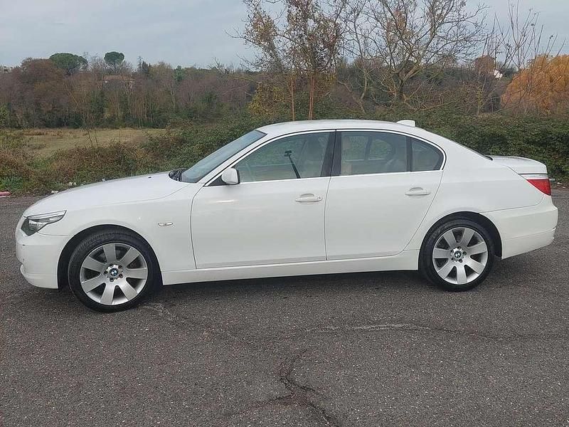 Usata BMW 530 235 CV (172 kW) 2009 Bianco Berlina