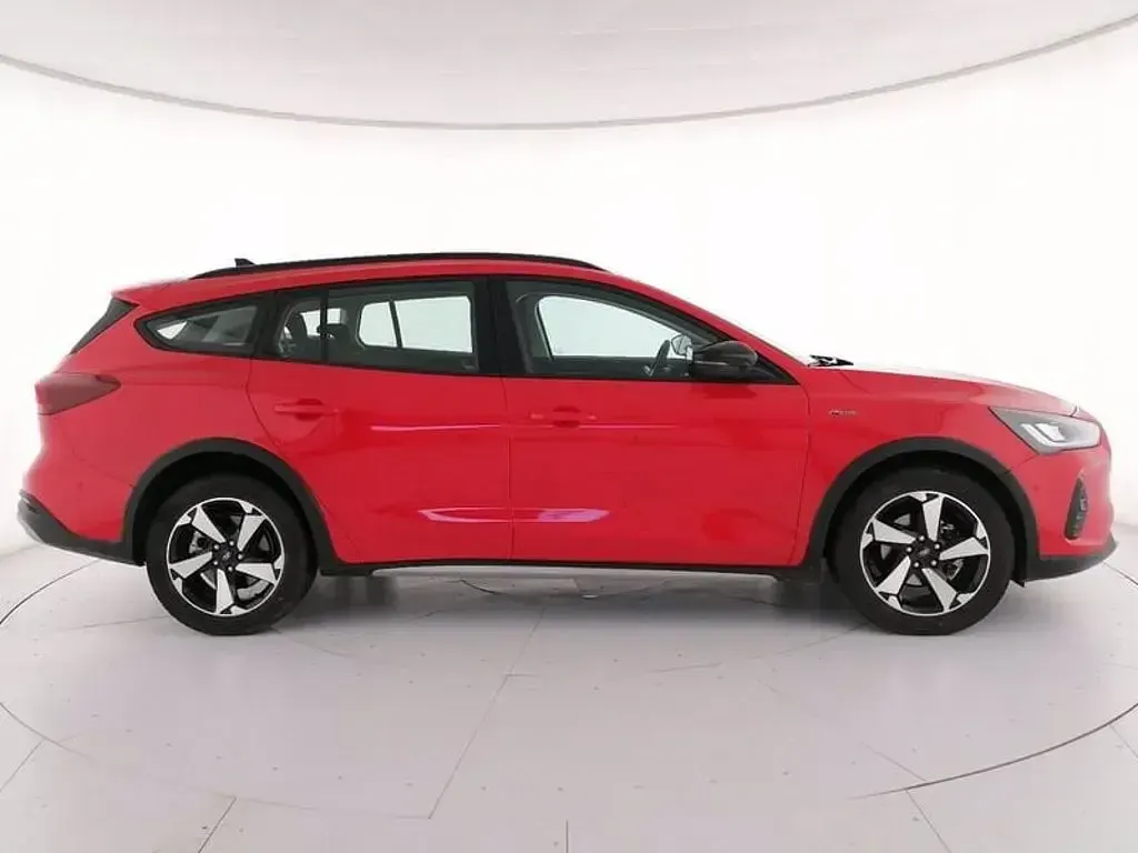 Usata Ford Focus Active 125 CV (91 kW) 2023 Rosso Station wagon