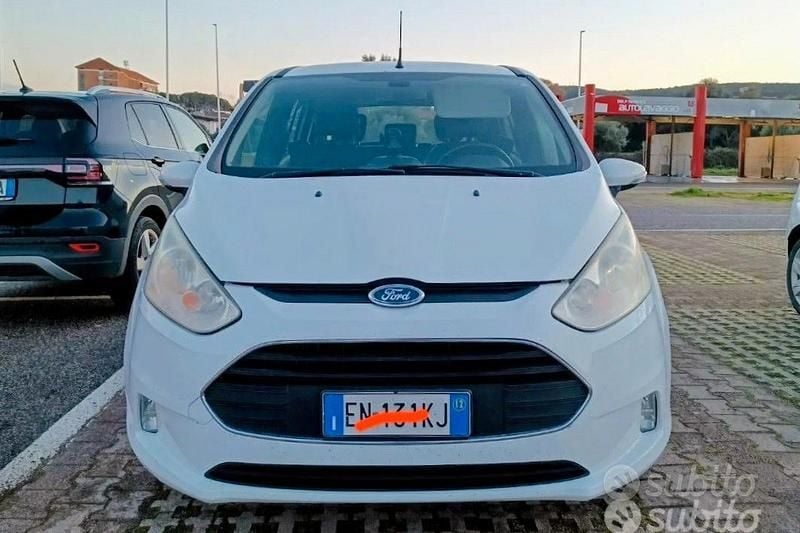 Begagnad Ford B-MAX 101 HK (74 kW) 2012 Vit Minibuss