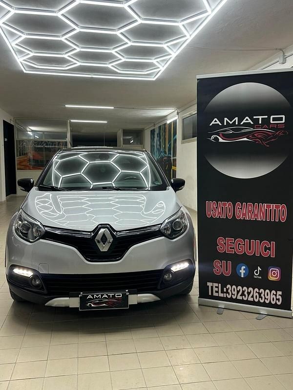 Usata Renault Captur Life 90 CV (66 kW) 2017 Grigio SUV