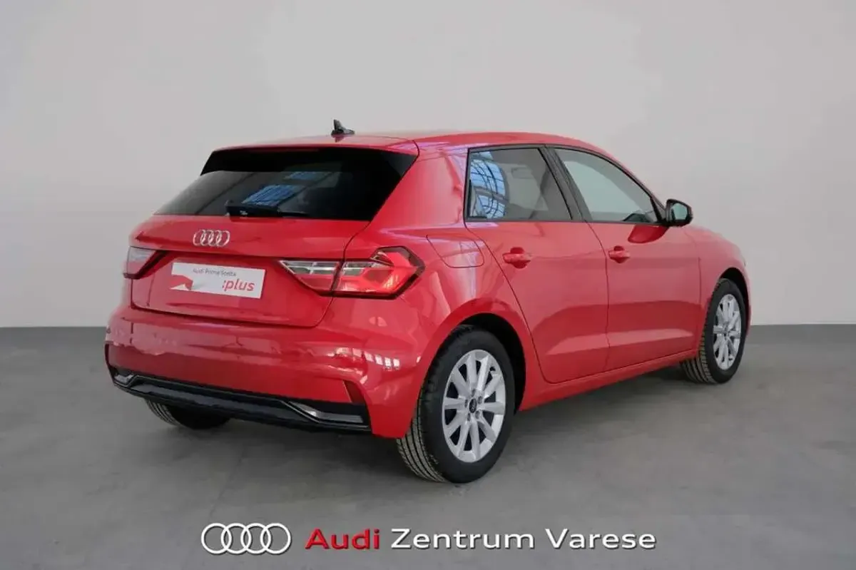 Usata Audi A1 Sportback Advanced 95 CV (69 kW) 2024 Rosso metallizzato Utilitaria