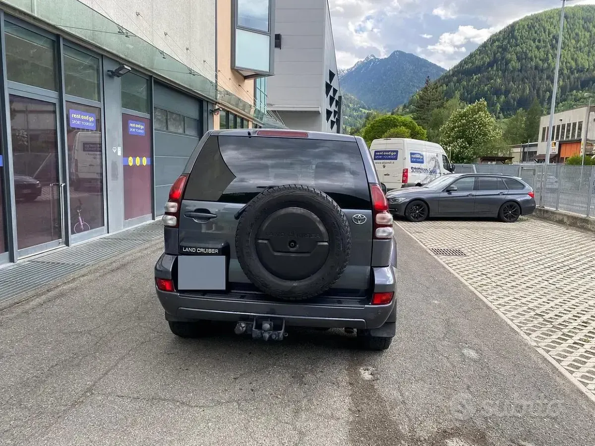 Usata Toyota Land Cruiser 173 CV (127 kW) 2007 Grigio SUV