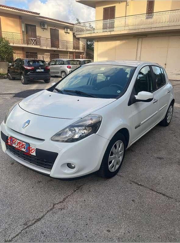 Usata Renault Clio II 75 CV (55 kW) 2010 Berlina