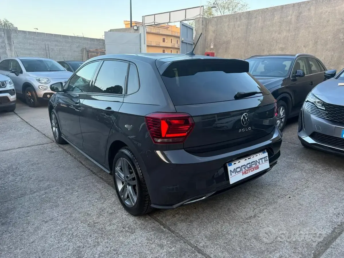 Usata VW Polo R-line 150 CV (110 kW) 2021 Grigio Utilitaria