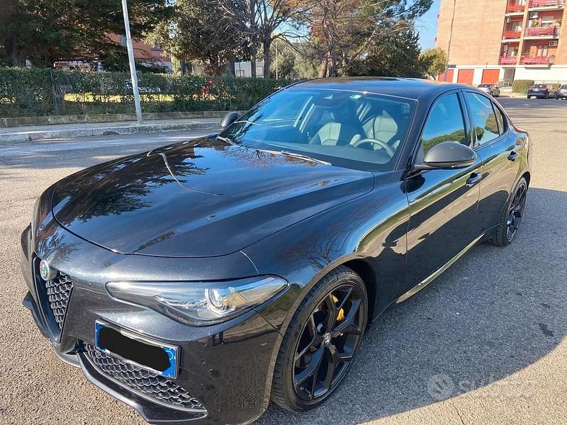 Usata Alfa Romeo Giulia Tech Edition 190 CV (139 kW) 2020 Nero Berlina
