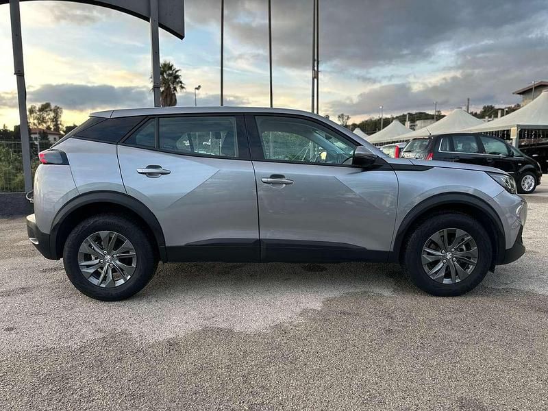 Usata Peugeot 2008 Active 110 CV (80 kW) 2022 Argento SUV