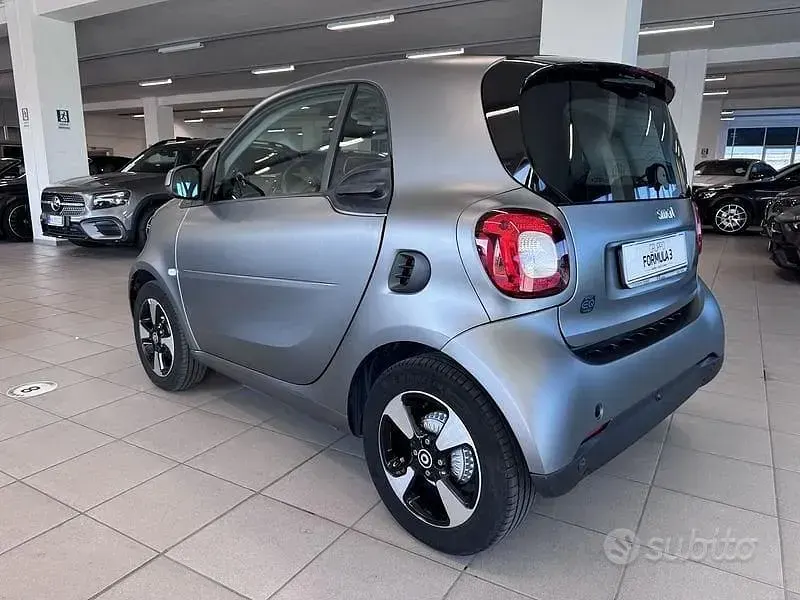 Usata Smart ForTwo Coupé Passion 60 kW (82 CV) 2024 Grigio Utilitaria