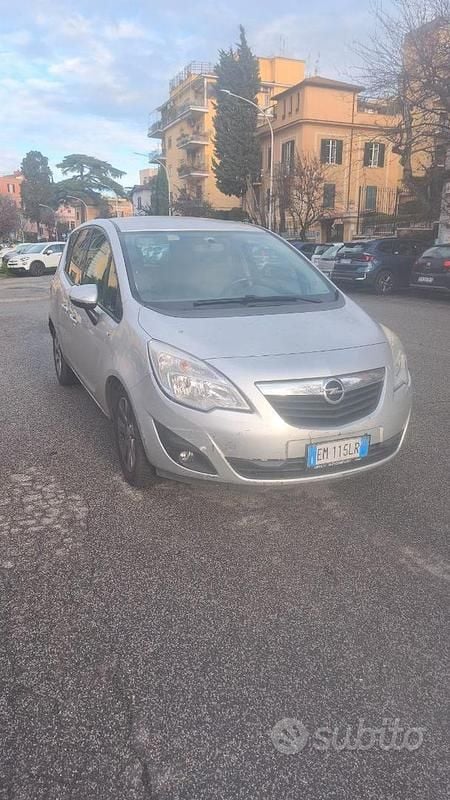 Usata Opel Meriva 2012 Grigio Monovolume