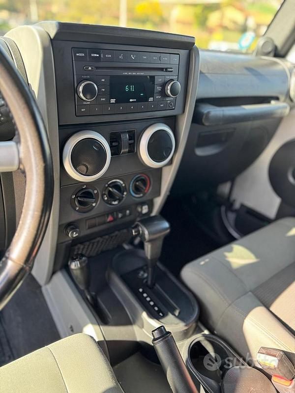 Usata Jeep Wrangler 2010 Grigio SUV