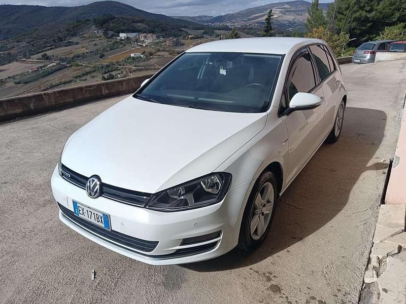 Usata VW Golf VII Highline 110 CV (80 kW) 2014 Berlina