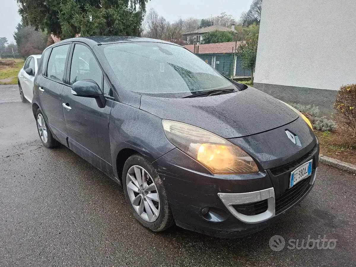 Usata Renault Scenic E-Tech 130 CV (95 kW) 2010 Grigio Monovolume
