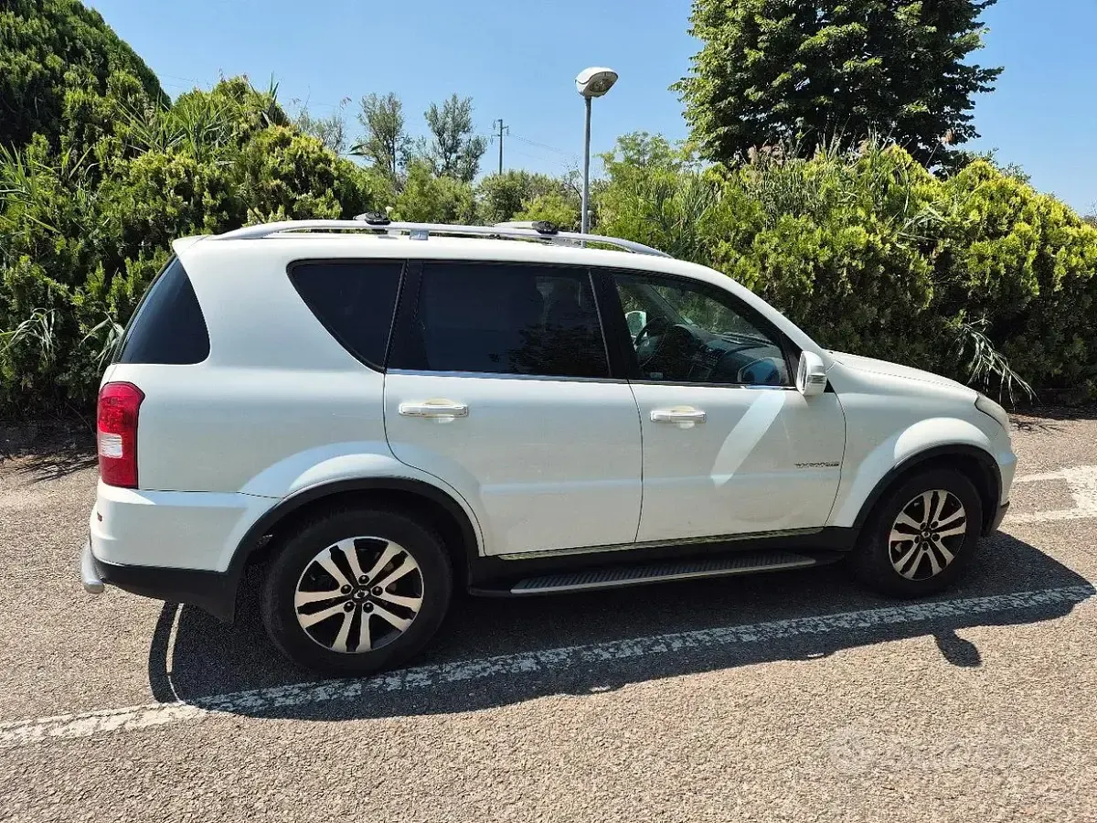 Usata SsangYong Rexton 155 CV (114 kW) 2014 Bianco SUV