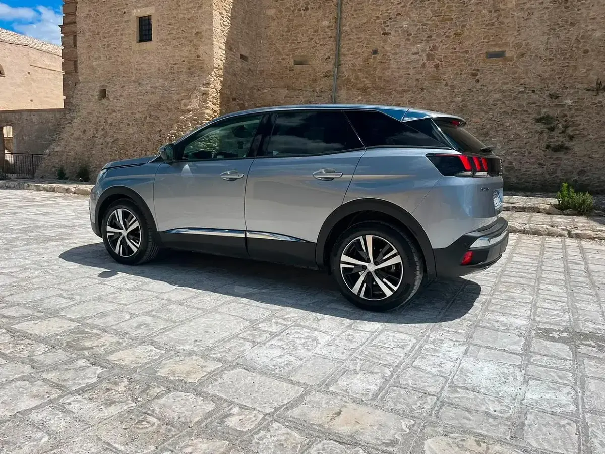 Usata Peugeot 3008 92 CV (67 kW) 2019 Grigio SUV