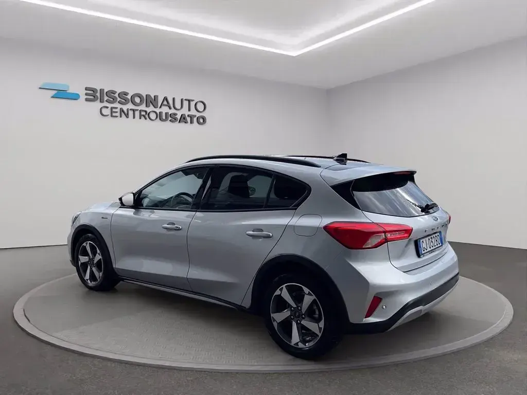 Usata Ford Focus Active 125 CV (91 kW) 2022 Argento Berlina