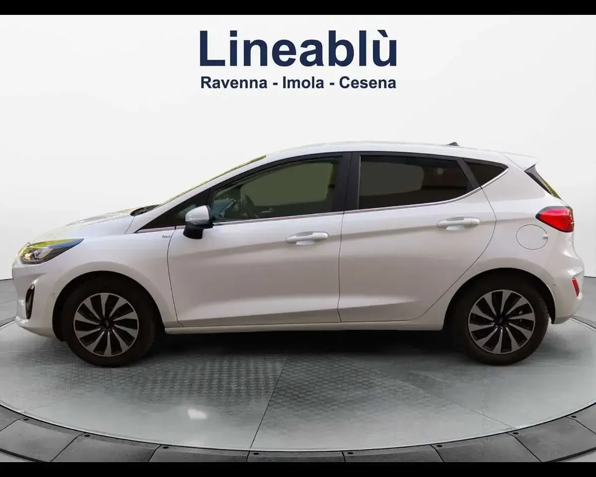 Usata Ford Fiesta Titanium 75 CV (55 kW) 2022 Bianco Utilitaria