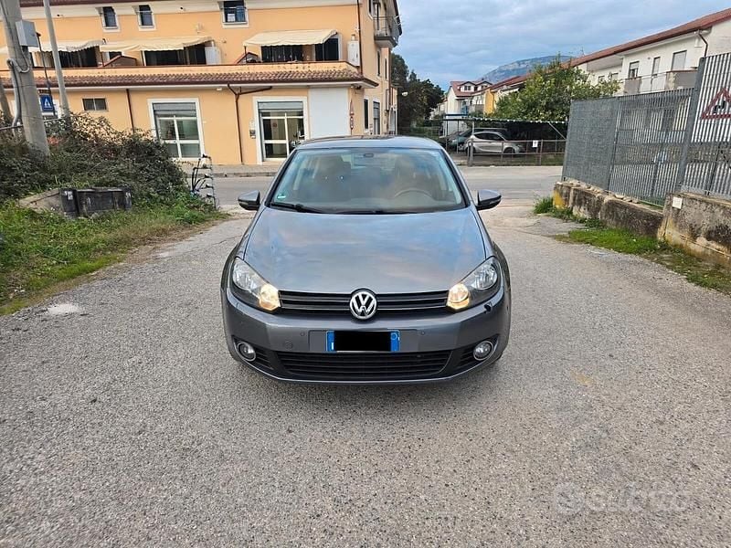 Usata VW Golf VI Trendline 104 CV (76 kW) 2011 Grigio Utilitaria