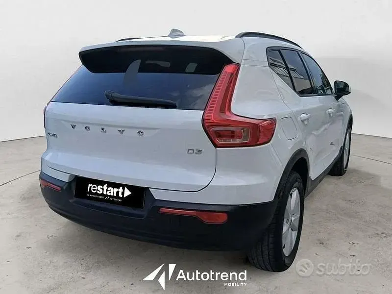 Usata Volvo XC40 Business Edition 150 CV (110 kW) 2019 Bianco SUV