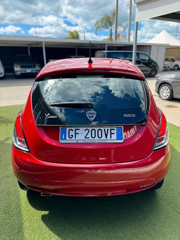 Usata Lancia Ypsilon Gold 69 CV (50 kW) 2021 Rosso Utilitaria